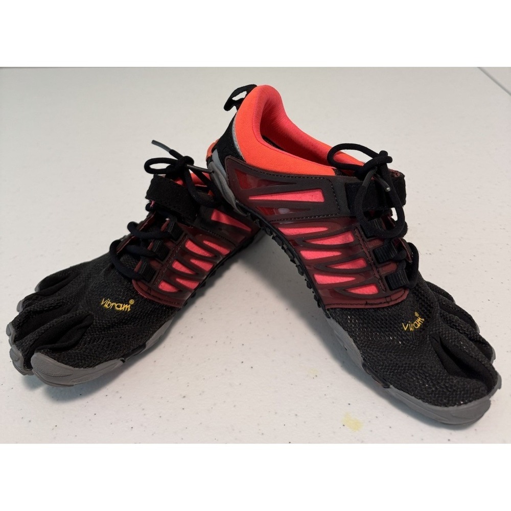 Vibram FiveFingers V-Train 17W6604 Womens Coral Lifestyle Sneakers 6-6.5 US EUC